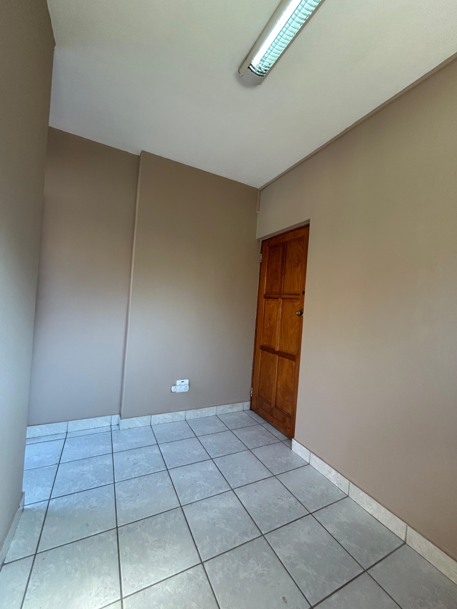 5 Bedroom Property for Sale in Birdwood Estate North West